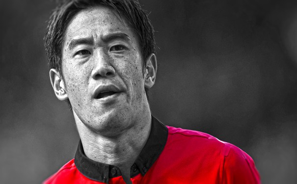 ESPN颁奖典礼谷爱凌为布伦森颁发最佳冠军表现奖